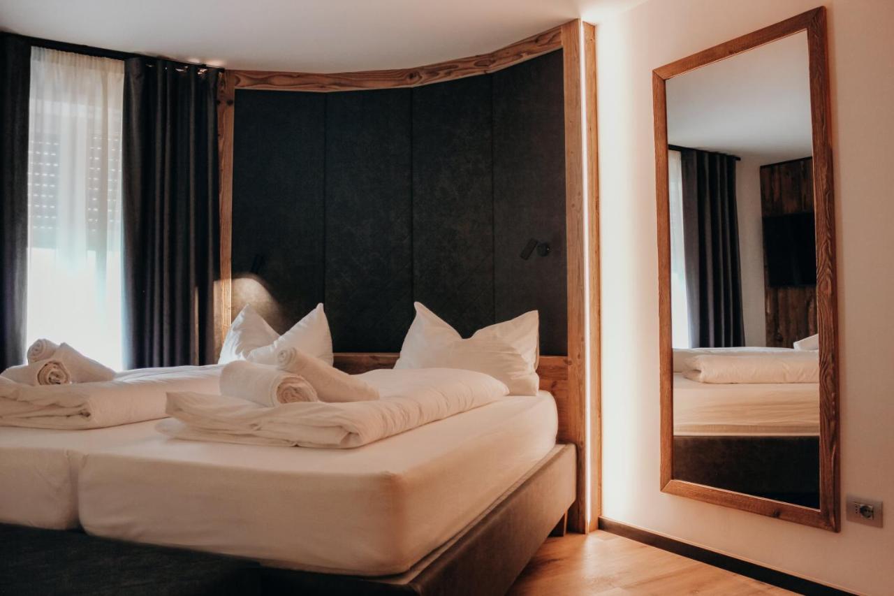 Hotel Pineta บาเซลกา ดิ ปีเน ภายนอก รูปภาพ