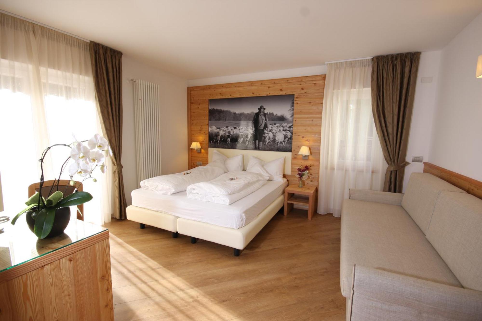 Hotel Pineta บาเซลกา ดิ ปีเน ภายนอก รูปภาพ