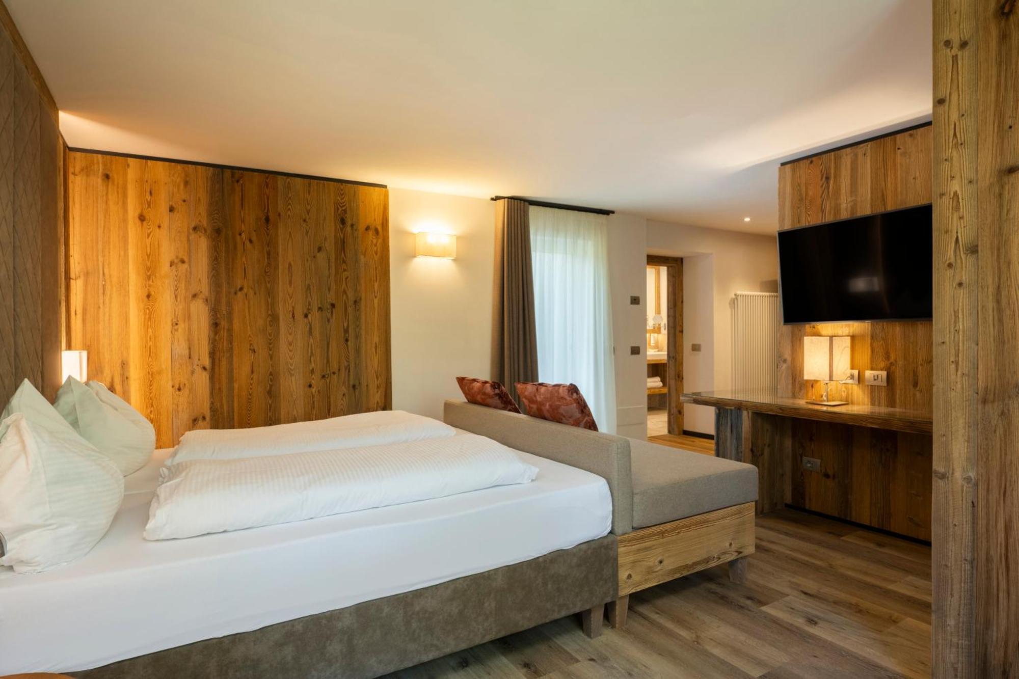 Hotel Pineta บาเซลกา ดิ ปีเน ภายนอก รูปภาพ