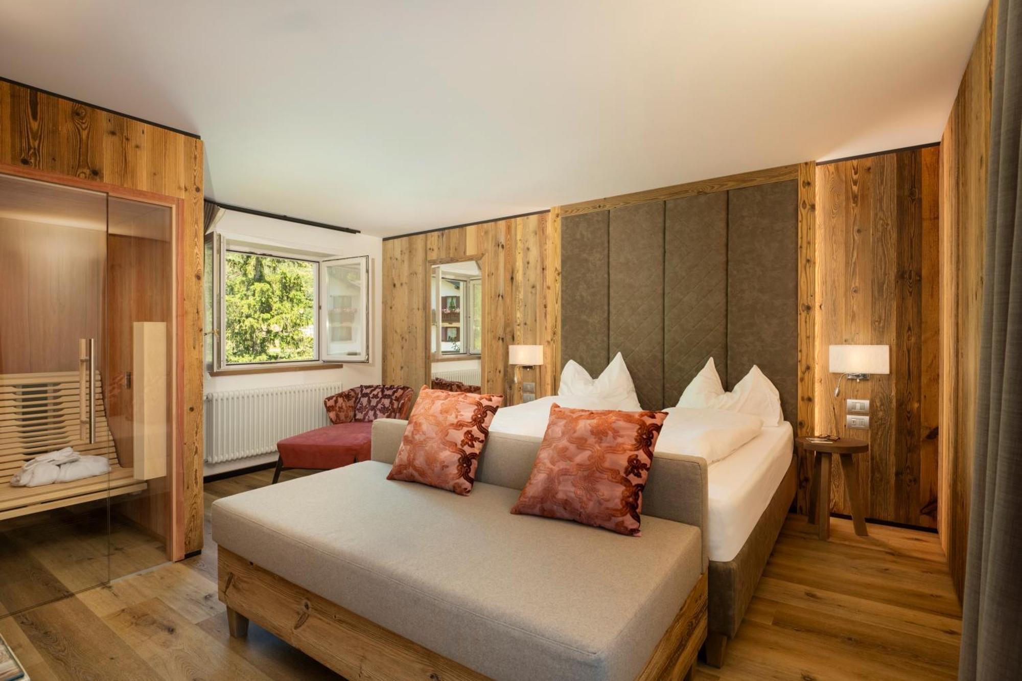 Hotel Pineta บาเซลกา ดิ ปีเน ภายนอก รูปภาพ