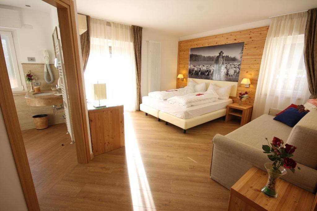 Hotel Pineta บาเซลกา ดิ ปีเน ภายนอก รูปภาพ